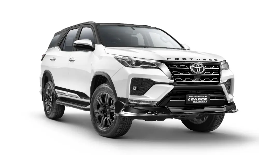 Based on the two-wheel drive diesel variant, the Fortuner Leader Edition has a sportier external appearance compared to the regular Fortuner.