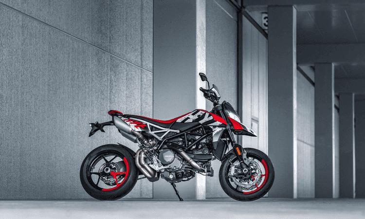 The new Graffiti Evo livery costs a Rs 40,500 premium over the standard Graffiti livery offered on the Hypermotard 950 RVE