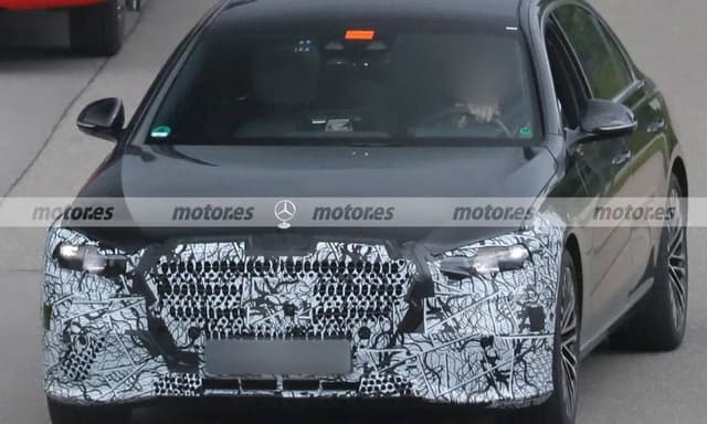 2025 Mercedes-Benz S-Class Facelift Spotted Testing The 2025 Mercedes-Benz S-Class facelift is expected to get subtle cosmetic revisions and new features, while the engines could get mild-hybrid tech.