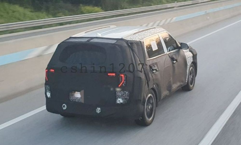 Kia Carens Facelift Spotted Testing Ahead of Debut Kia Carens Facelift Spotted Testing Ahead of Debut