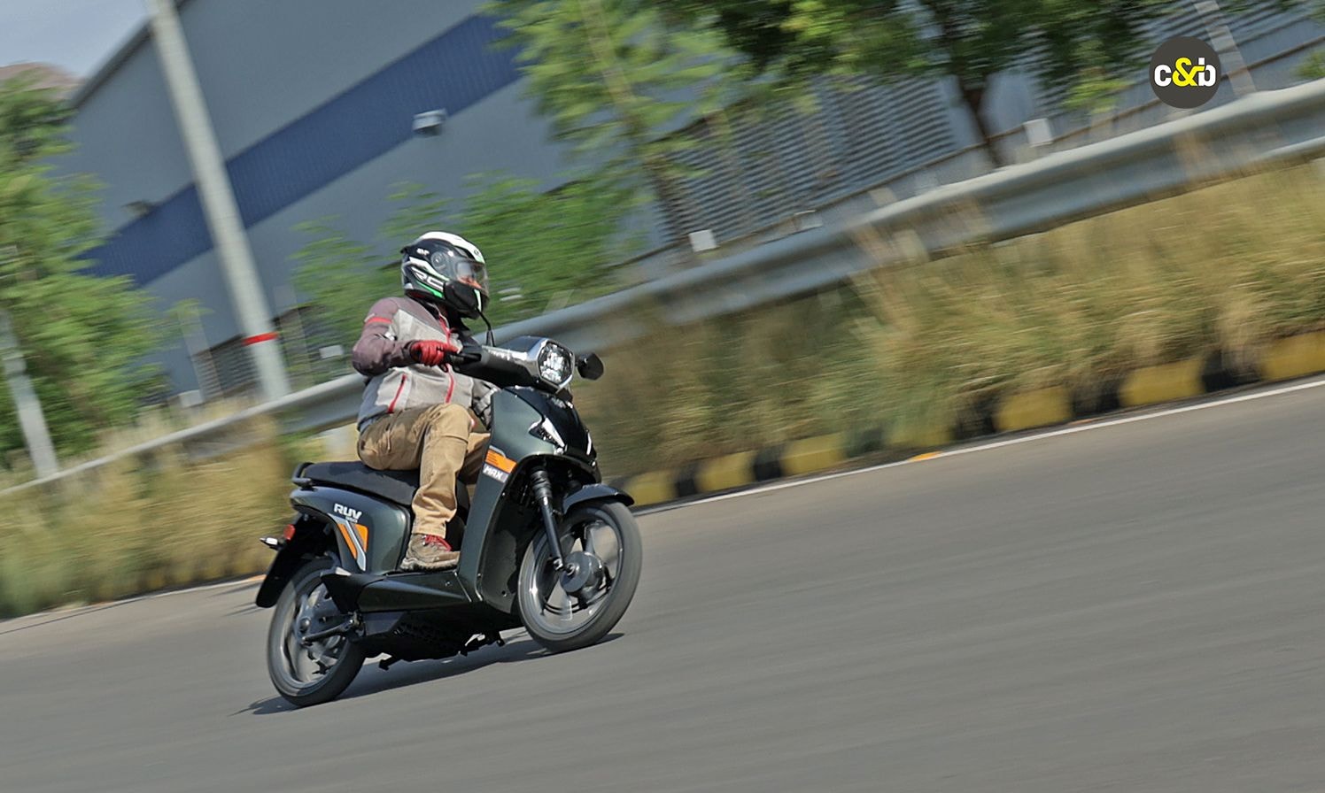 BGauss RUV350: Review BGauss RUV350: Review