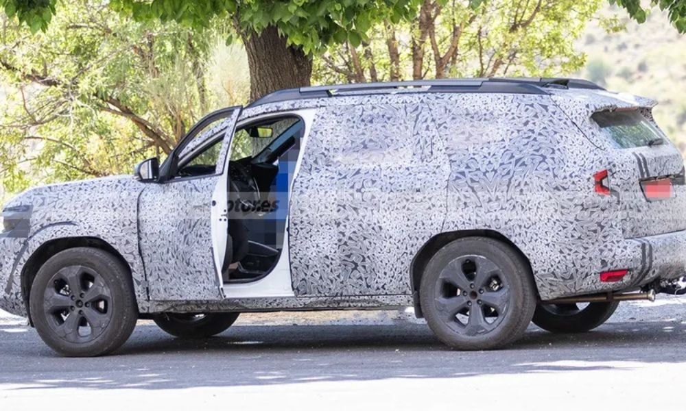 New-Gen Dacia Duster Three-Row Spied Testing, To Be Likely Called The Bigster New-Gen Dacia Duster Three-Row Spied Testing, To Be Likely Called The Bigster