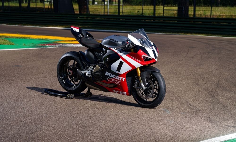 Ducati Panigale V2 Superquadro Final Edition Revealed Ducati Panigale V2 Superquadro Final Edition Revealed