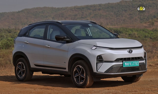 Tata Nexon EV LR 40.5 kWh Discontinued; Now Available Only With 30 kWh and 45 kWh Batteries Tata Nexon EV LR 40.5 kWh Discontinued; Now Available Only With 30 kWh and 45 kWh Batteries