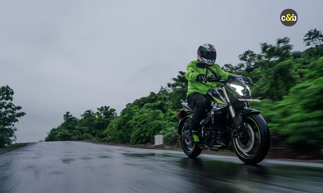 Bajaj Pulsar NS400Z Real World Review: Bang For The Buck! We have extensively tested Bajaj Auto’s flagship offering the Pulsar NS400Z in the real world, and here’s what we have to say about it
