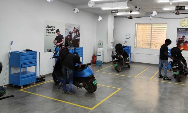 Ola Electric Announces New Service Initiatives: 1,000 Service Centres By End-24, 1-Day Resolution Of Issues Ola Electric Announces New Service Initiatives: 1,000 Service Centres By End-24, 1-Day Resolution Of Issues