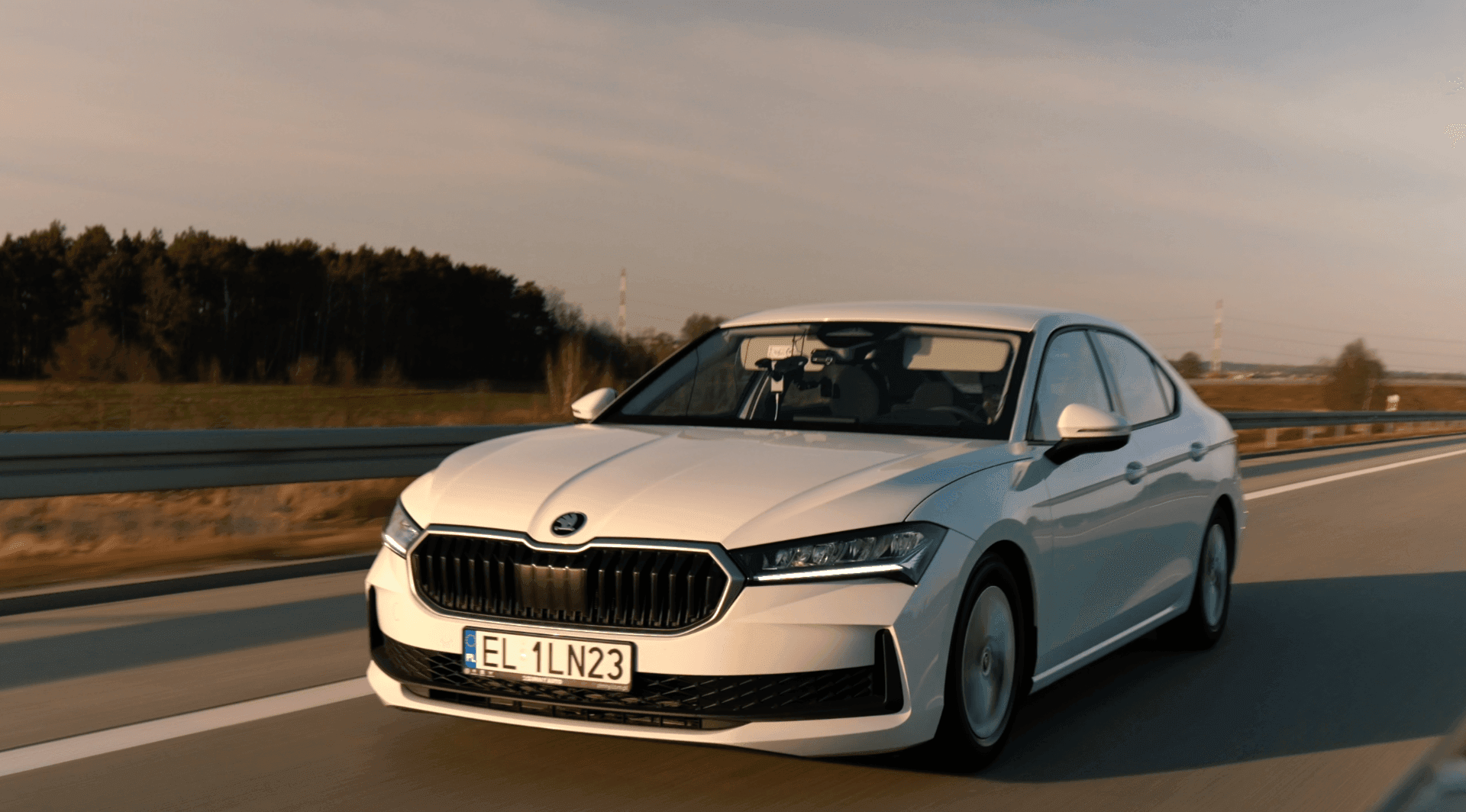 2,831 Kilometres On A Single Tank: Skoda Superb Diesel Sets A World Record 2,831 Kilometres On A Single Tank: Skoda Superb Diesel Sets A World Record