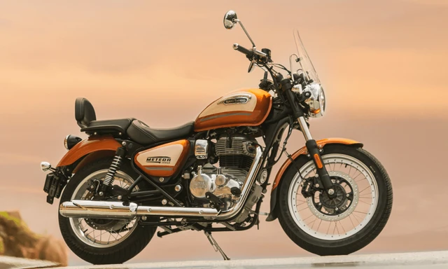 Royal Enfield Meteor 350 Sundowner Orange Launched: Gets Tubeless Spoke Wheels Royal Enfield Meteor 350 Sundowner Orange Launched: Gets Tubeless Spoke Wheels