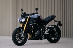 2025 Triumph Speed Triple 1200 RS Unveiled 2025 Triumph Speed Triple 1200 RS Unveiled
