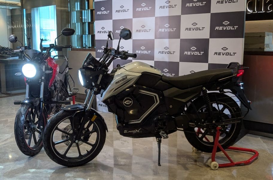Revolt RV BlazeX Electric Motorcycle Launched In India At Rs 1.15 Lakh Revolt RV BlazeX Electric Motorcycle Launched In India At Rs 1.15 Lakh