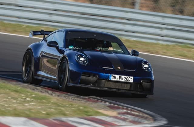 Porsche 911 GT3 Sets Nurburgring Lap Record For Fastest Manual Car Piloted by former motorsports driver Jörg Bergmeister, the car did a lap time of 6:56.294 minutes, over 9.5 seconds faster than the previous record-holder