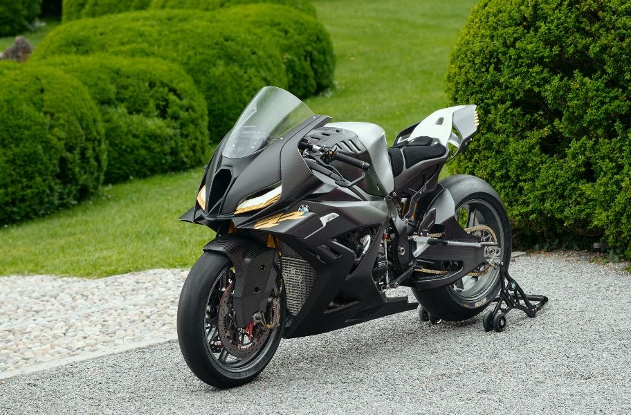 BMW Motorrad Concept RR Previews Next-Generation Sports Bike BMW Motorrad Concept RR Previews Next-Generation Sports Bike