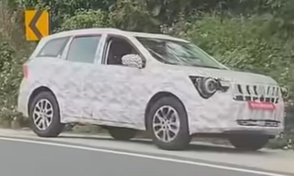 Mahindra XUV700 Facelift Spied Testing For The First Time; Could Be Rebadged XUV 7XO Mahindra XUV700 Facelift Spied Testing For The First Time; Could Be Rebadged XUV 7XO