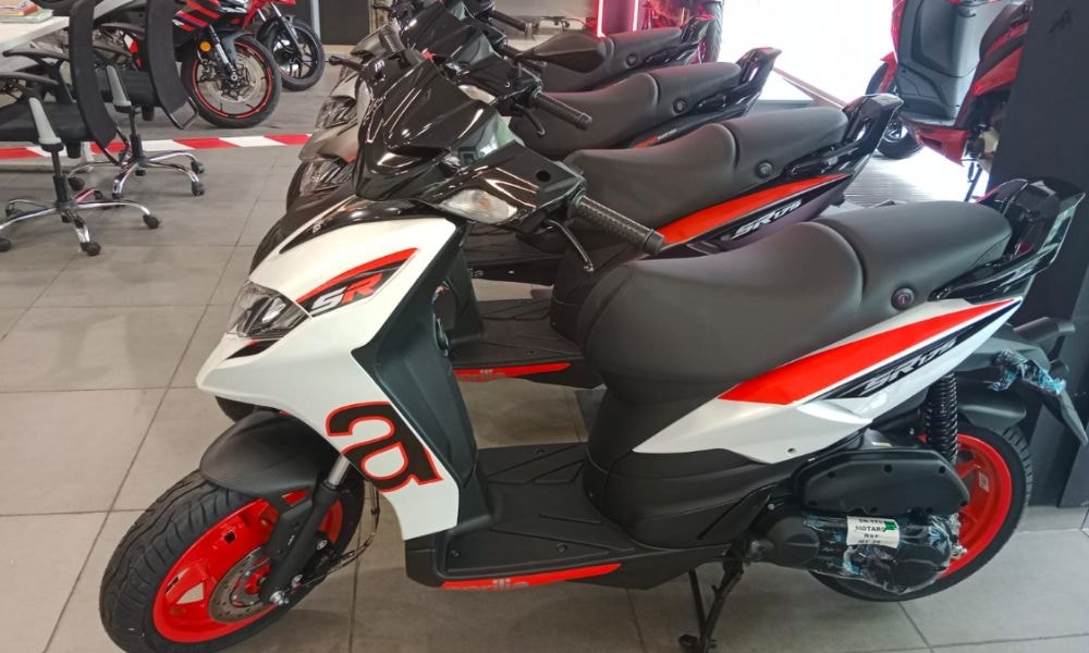 Aprilia SR 175 Launched in India at Rs 1.26 Lakh Aprilia SR 175 Launched in India at Rs 1.26 Lakh