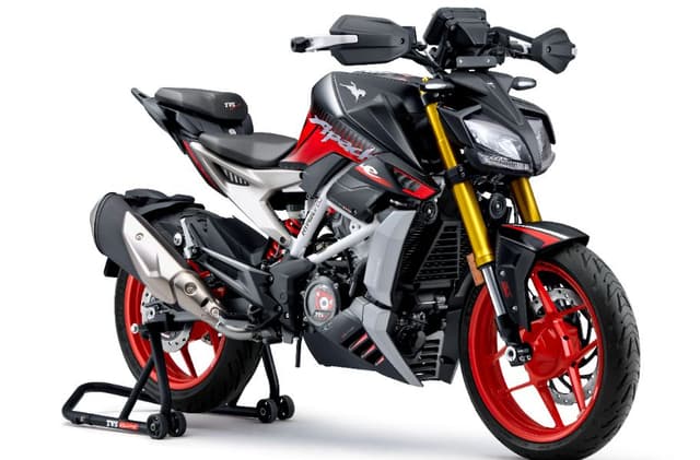 2025 TVS Apache RTR 310: Variants Explained The motorcycle is offered in two main variants – Base and Top, with two built-to-order kits also on offer