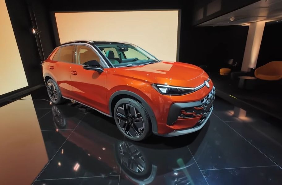 New Volkswagen T-Roc Caught Fully Undisguised Ahead Of Debut New Volkswagen T-Roc Caught Fully Undisguised Ahead Of Debut