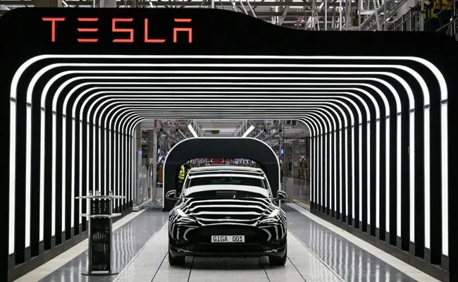Tesla To Run Reduced Output In Shanghai In January, Plan Shows Tesla To Run Reduced Output In Shanghai In January, Plan Shows