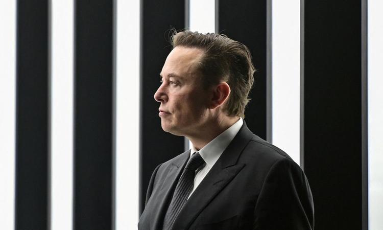  Elon Musk has approached brain chip implant developer Synchron Inc about a potential investment as his own company Neuralink plays catch-up in the race to connect the human brain directly to machines, according to four people familiar with the matter.  