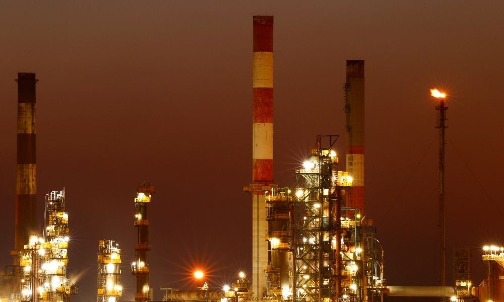 Oil Sinks About 4% After Weak Factory Data Sparks Demand Concerns Oil Sinks About 4% After Weak Factory Data Sparks Demand Concerns