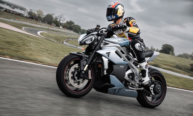 Triumph Announces Completion Of TE-1 Electric Project; Releases Specs Project TE-1 was a collaboration between Triumph Motorcycles, Williams Advanced Engineering, the e-Drive division of Integral Powertrain ltd., WMG (University of Warwick), the Office for Zero Emission Vehicles (UK Govt.), and Innovative UK.