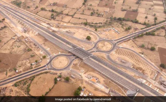 The 296 km long Bundelkhand expressway is India's third longest expressway crossing seven districts, which include Chitrakoot, Banda, Mahoba, Hamirpur, Jalaun, Auraiya and Etawah.