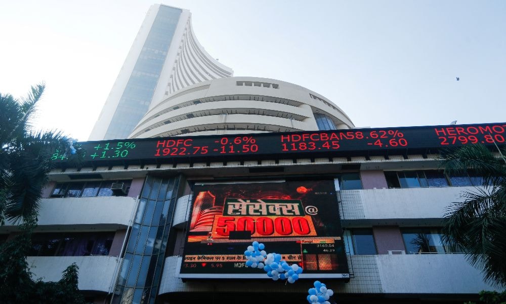 Indian Shares Post Weekly Decline As Tech, Autos Tumble Indian Shares Post Weekly Decline As Tech, Autos Tumble