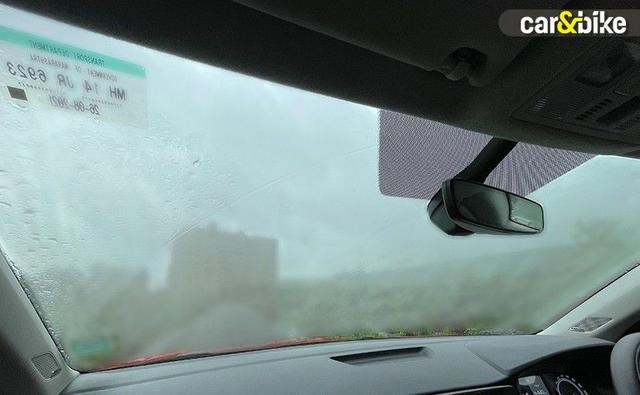 Here's how you need to use the defogger correctly to demist your car's windshield during the monsoon season.