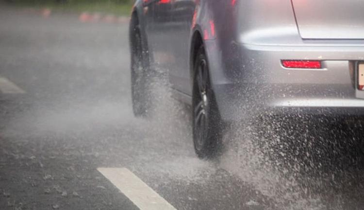 Monsoon can be very bad for your car as all the mud, dirt and water that tends to accumulate in the nooks and crannies of the car can result in rust and electrical issues. Here are 5 important checks you should do to prevent that.