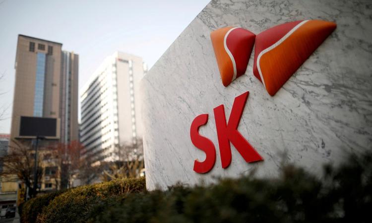 The battery unit of energy group SK Innovation Co Ltd has been in talks with a local private equity consortium which includes EastBridge Partners, Korea Investment Partners and Stella Investment