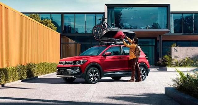The Volkswagen Taigun can be purchased either with standalone accessories or with six accessory packs, each bringing something special to the SUV. Here's what the packs offer.