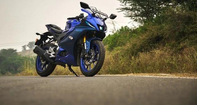 Yamaha offers plenty of accessories on the YZF-R15 V4.0 ranging from protection guards to even additional equipment. Here's a list of all the accessories you can get on the full-faired offering.