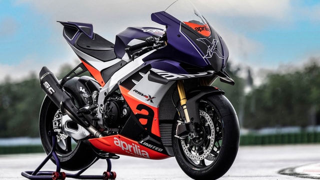 Aprilia RSV4 XTrenta Limited Edition Superbike Unveiled Aprilia RSV4 XTrenta Limited Edition Superbike Unveiled