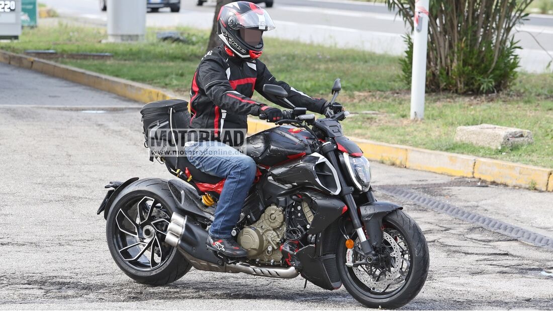 2023 Ducati Diavel V4 Revealed In Latest Spy Shots 2023 Ducati Diavel V4 Revealed In Latest Spy Shots