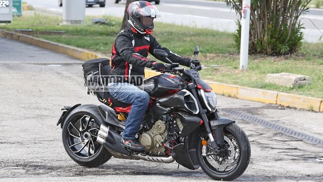 2023 Ducati Diavel V4 Revealed In Latest Spy Shots 2023 Ducati Diavel V4 Revealed In Latest Spy Shots
