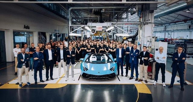 Last Lamborghini Aventador Rolls Out Of Production Marking The End Of An Era Last Lamborghini Aventador Rolls Out Of Production Marking The End Of An Era