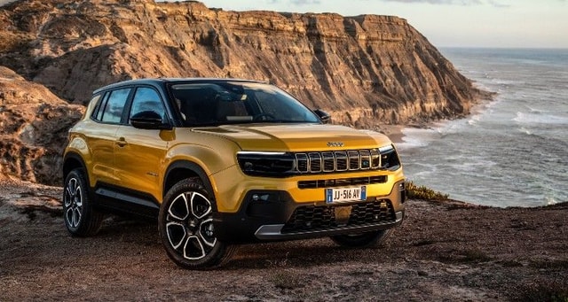 Paris Motor Show 2022: First Fully Electric Jeep, Avenger Electric SUV Debuts With 400 Km Range Paris Motor Show 2022: First Fully Electric Jeep, Avenger Electric SUV Debuts With 400 Km Range
