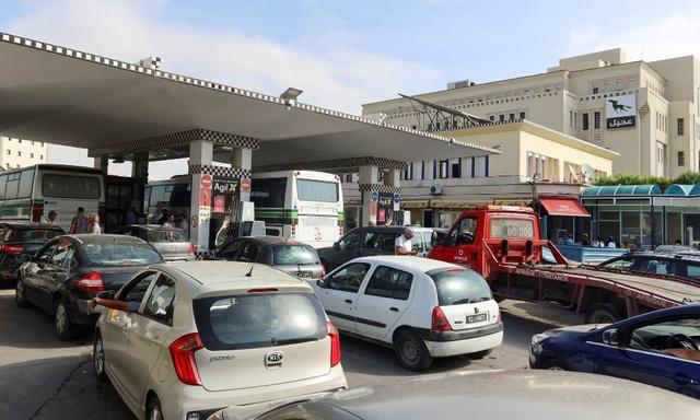 Many petrol stations started running out of fuel over the weekend as imports slowed and national supplies dropped, leading to lines of cars stretching kilometres in some places, causing bad traffic in Tunisian cities.