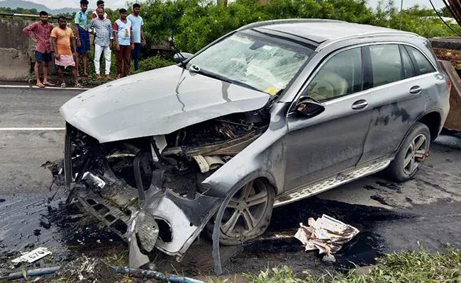 A police case has been filed against Dr. Anahita Pandole, who was behind the wheel of the car involved in Cyrus Mistry's accident.