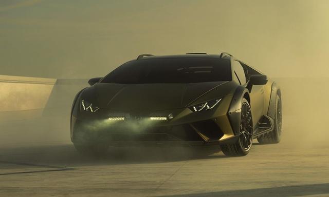 The Sterrato sits notably higher than the regular Huracan with a number of off-road centric design touches thrown into the mix.