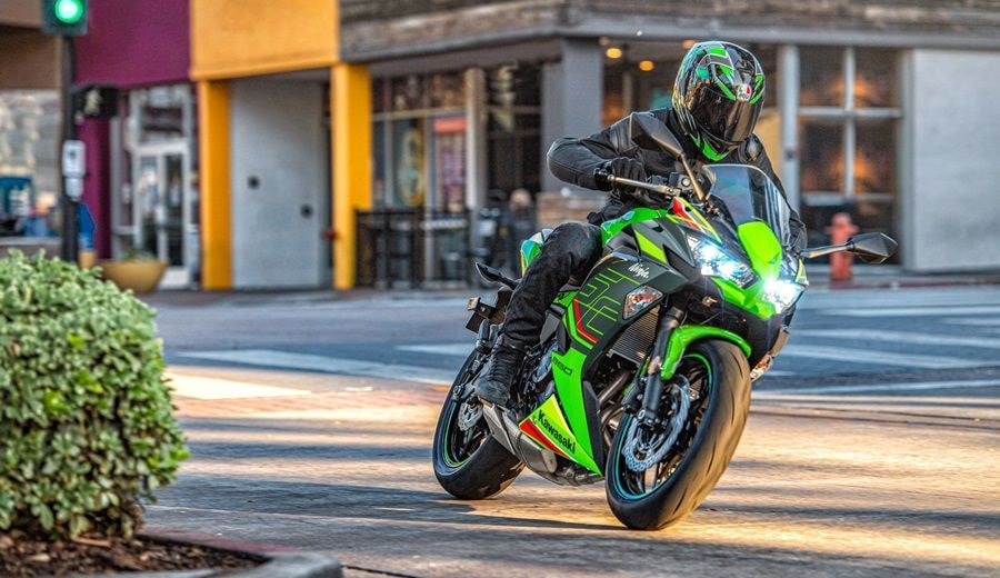 Kawasaki India Announces Year-End Discounts Across Motorcycle Range Up To Rs 60,000 Kawasaki India Announces Year-End Discounts Across Motorcycle Range Up To Rs 60,000