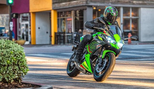 Kawasaki is offering discount vouchers on the Vulcan S, Ninja 400, Ninja 650 and Versys 650 in its lineup with benefits going up to Rs. 60,000