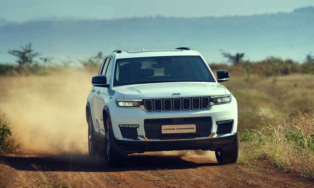 Jeep Grand Cherokee vs Rivals: Specifications Comparison Jeep Grand Cherokee vs Rivals: Specifications Comparison