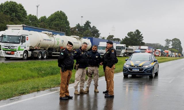 Protests blocking Brazilian roads in several states are disrupting fuel distribution nationwide.