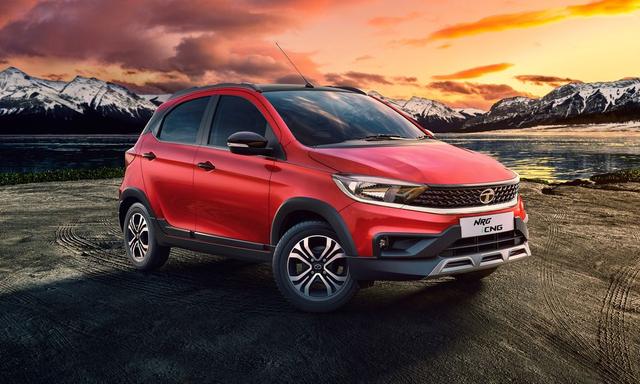The Tiago NRG iCNG is available in two variants and four exterior colours