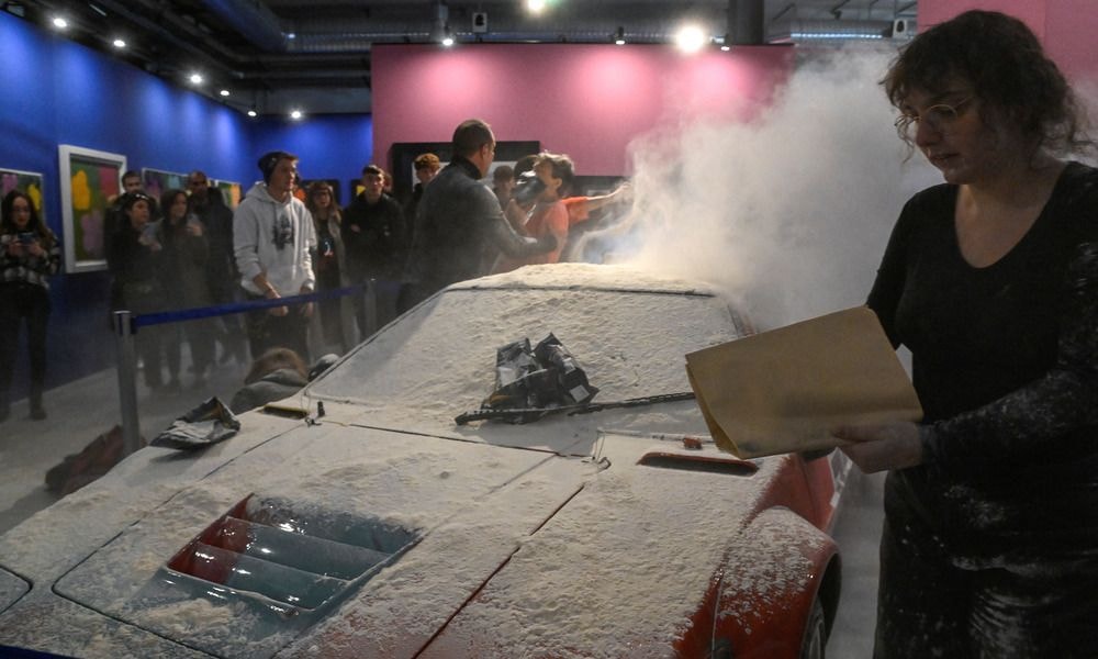 Flour Thrown At Warhol Car In Milan Climate Change Protest Flour Thrown At Warhol Car In Milan Climate Change Protest