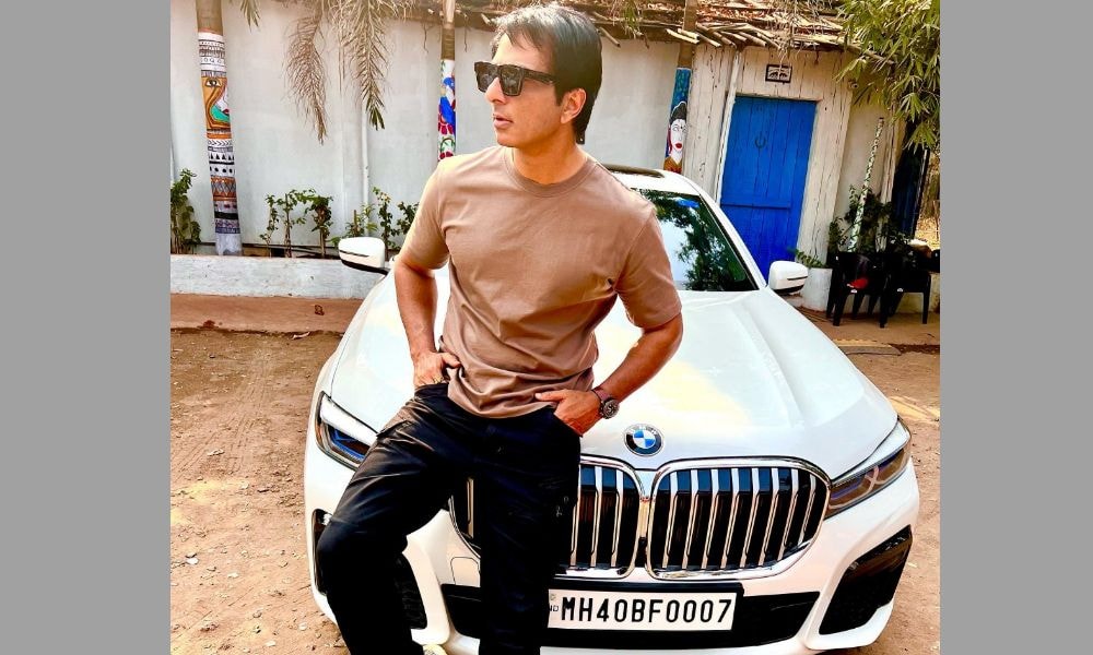 Actor Sonu Sood’s Latest New Car Is A BMW 7 Series Actor Sonu Sood’s Latest New Car Is A BMW 7 Series