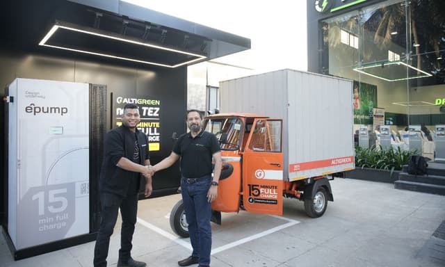 Altigreen Launches New neEV Tez EV In India Altigreen says that the neEV Tez has a certified range of 98 km and can be charged up in 15 minutes at Exponent’s e-pump network.