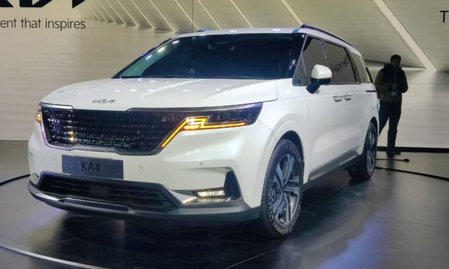Auto Expo 2023: New-Gen Kia KA4 (Carnival) Makes India Debut Auto Expo 2023: New-Gen Kia KA4 (Carnival) Makes India Debut