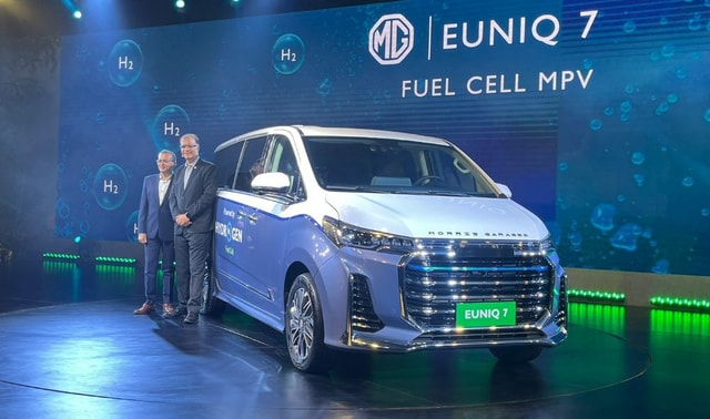 Auto Expo 2023: MG Euniq 7 Fuel Cell EV Makes India Debut Auto Expo 2023: MG Euniq 7 Fuel Cell EV Makes India Debut