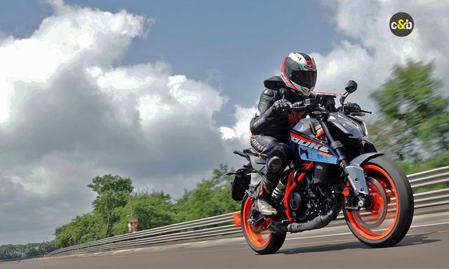 2024 KTM 390 Duke Review: In Pictures